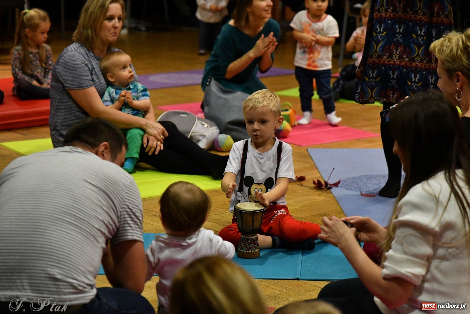Zdjęcie w galerii na portalu naszraciborz.pl: Maluchy w krainie dźwięku. Popołudniowe spotkania z muzyką wróciły do RCK wiadomości z regionu