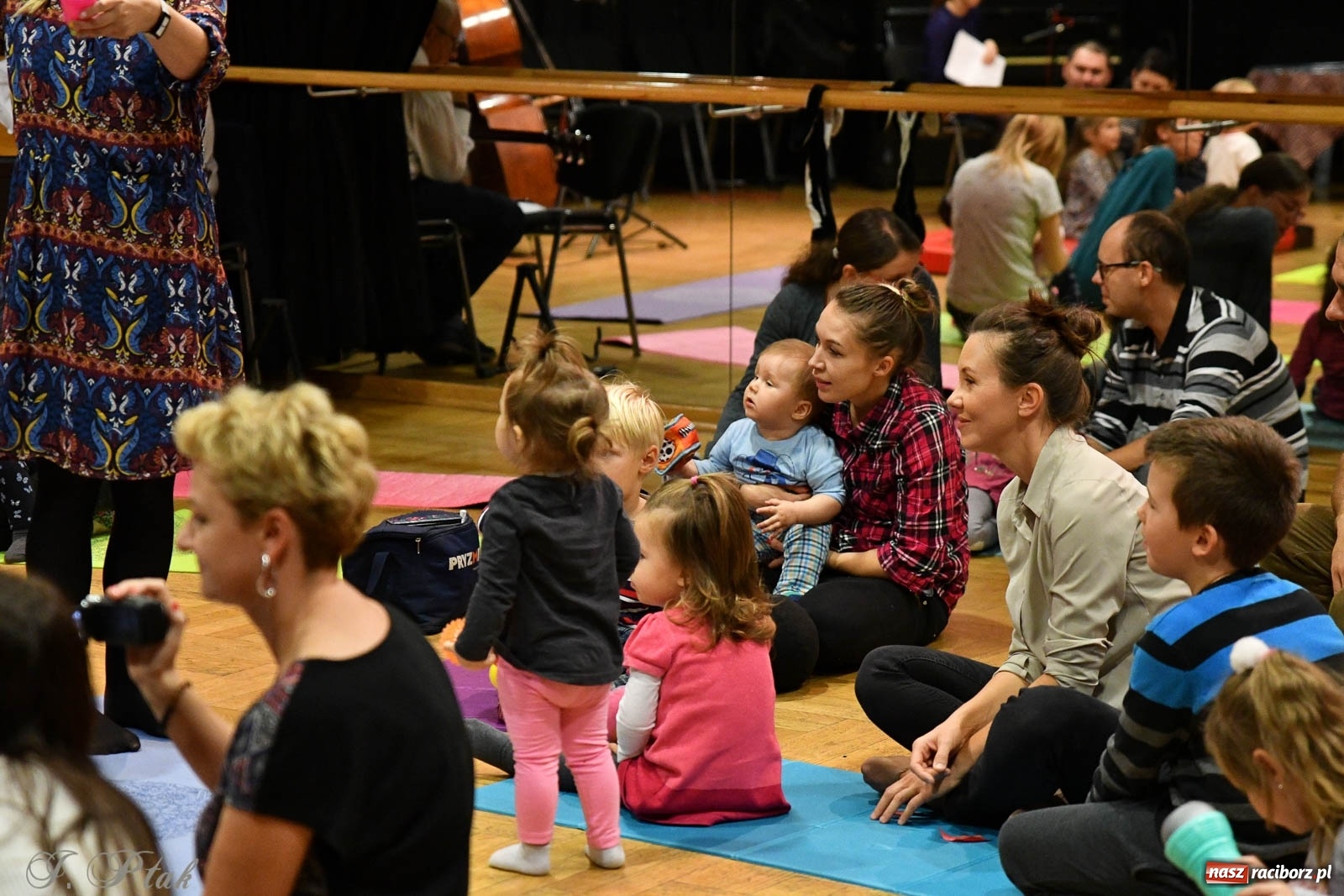 Zdjęcie w galerii na portalu naszraciborz.pl: Maluchy w krainie dźwięku. Popołudniowe spotkania z muzyką wróciły do RCK wiadomości z regionu