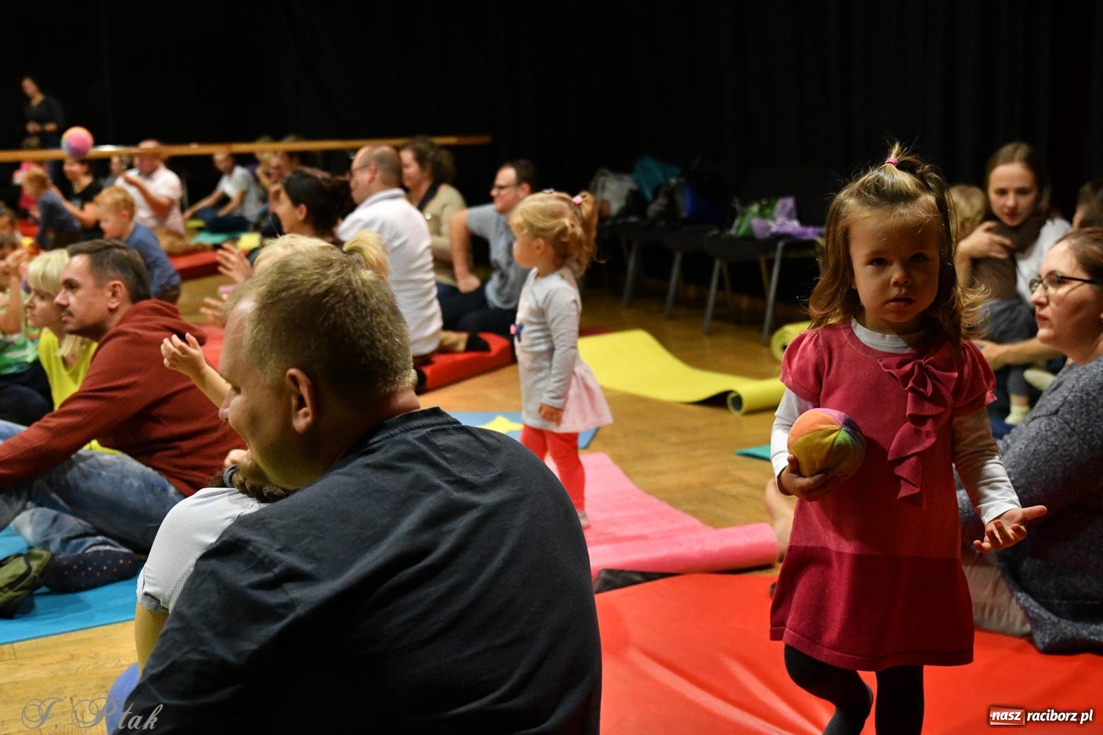 Zdjęcie w galerii na portalu naszraciborz.pl: Maluchy w krainie dźwięku. Popołudniowe spotkania z muzyką wróciły do RCK wiadomości z regionu