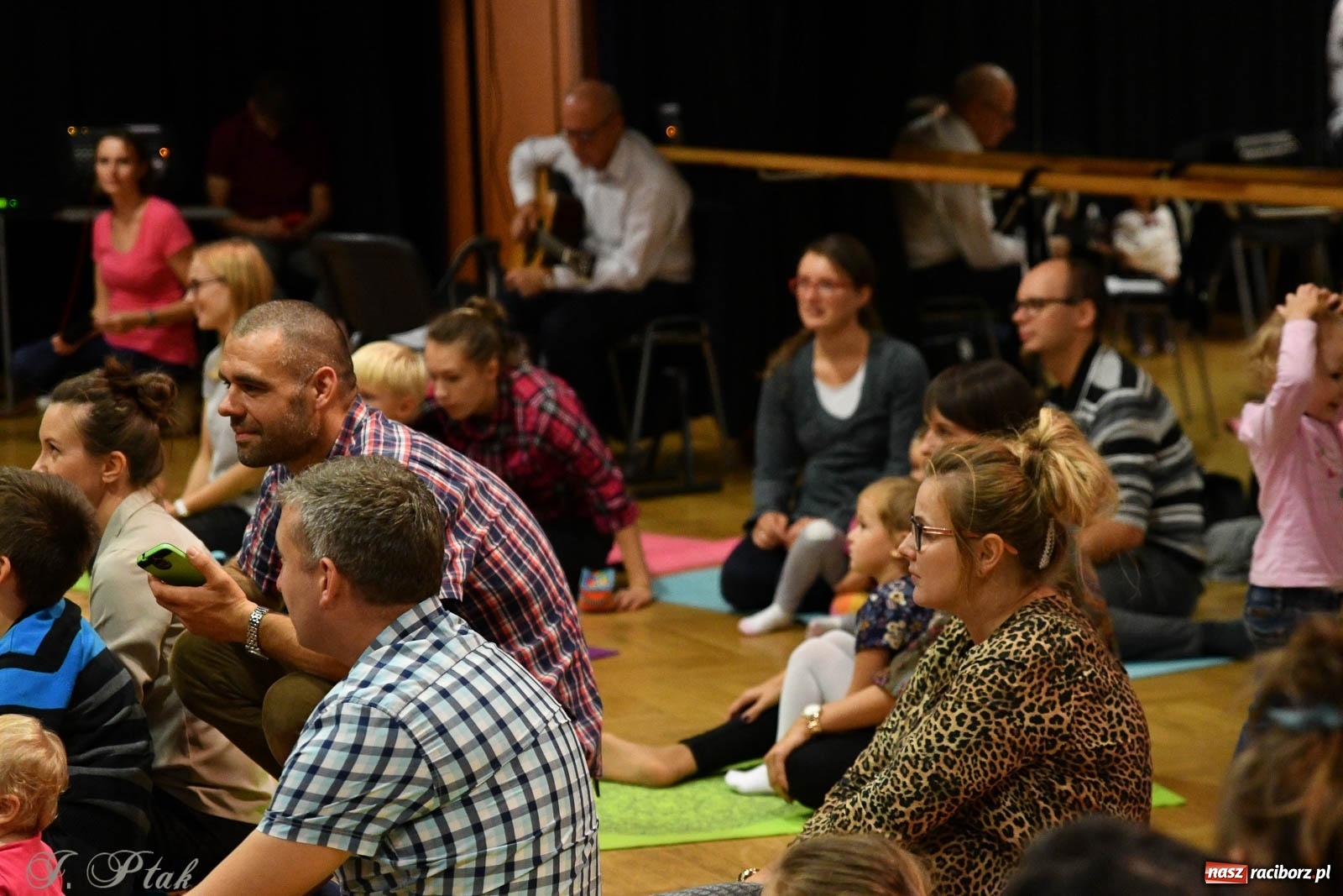 Zdjęcie w galerii na portalu naszraciborz.pl: Maluchy w krainie dźwięku. Popołudniowe spotkania z muzyką wróciły do RCK wiadomości z regionu