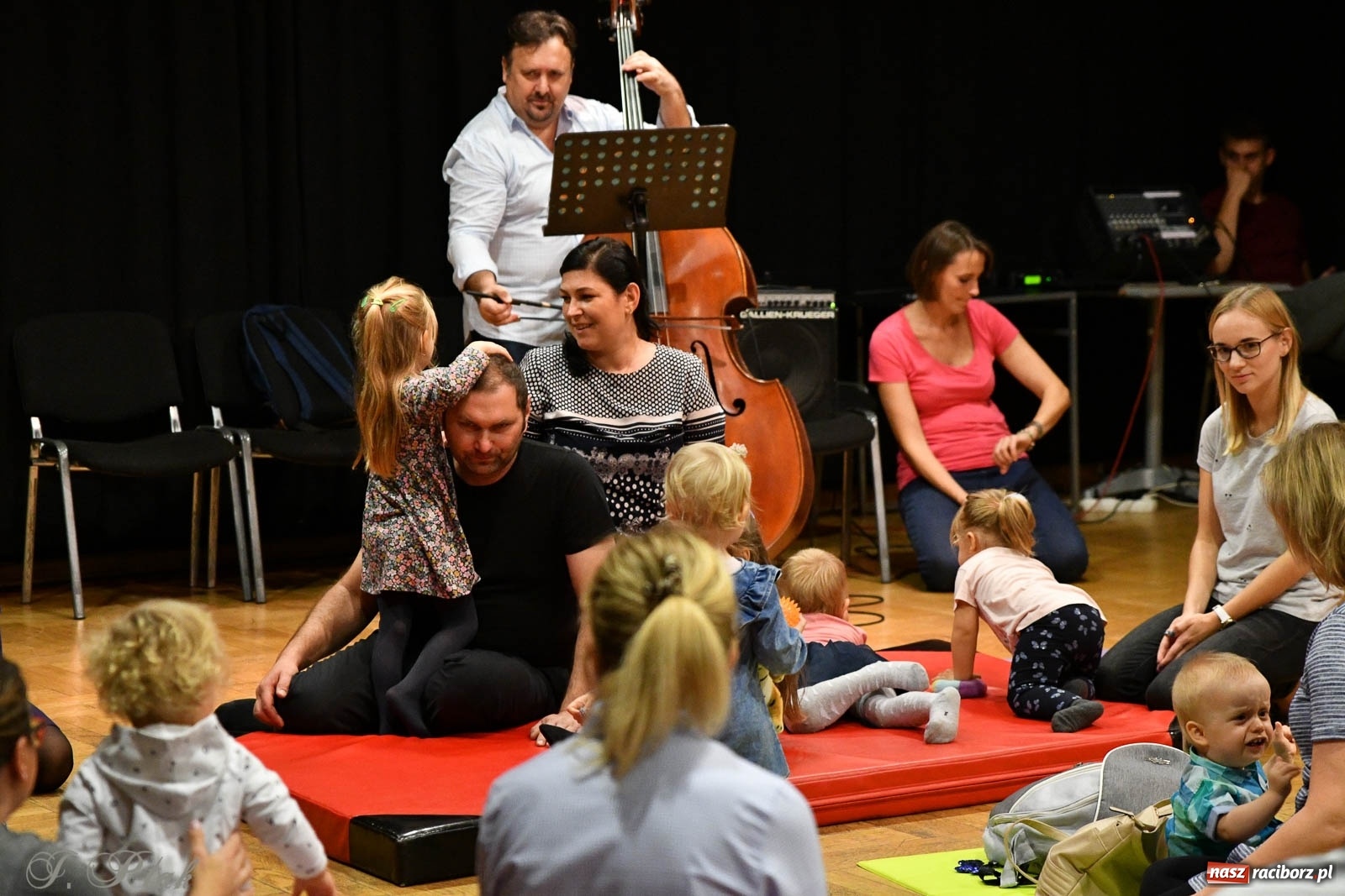 Zdjęcie w galerii na portalu naszraciborz.pl: Maluchy w krainie dźwięku. Popołudniowe spotkania z muzyką wróciły do RCK wiadomości z regionu