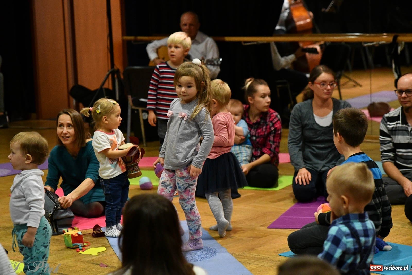 Zdjęcie w galerii na portalu naszraciborz.pl: Maluchy w krainie dźwięku. Popołudniowe spotkania z muzyką wróciły do RCK wiadomości z regionu