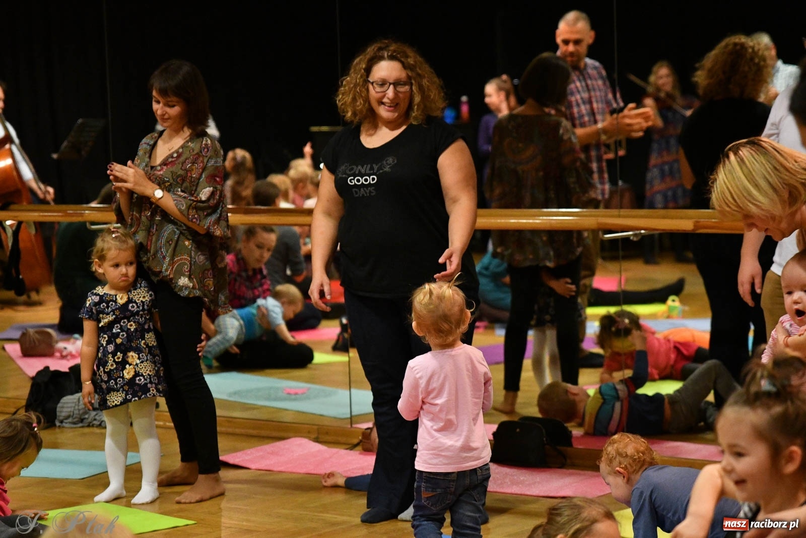 Zdjęcie w galerii na portalu naszraciborz.pl: Maluchy w krainie dźwięku. Popołudniowe spotkania z muzyką wróciły do RCK wiadomości z regionu