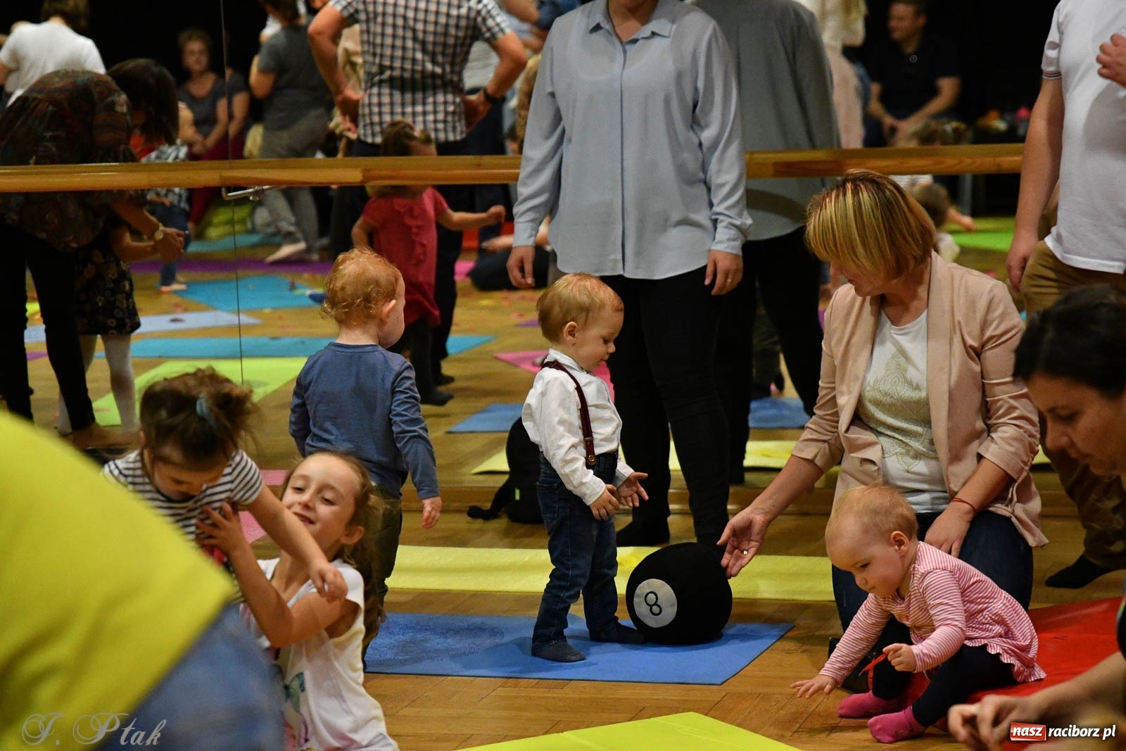 Zdjęcie w galerii na portalu naszraciborz.pl: Maluchy w krainie dźwięku. Popołudniowe spotkania z muzyką wróciły do RCK wiadomości z regionu