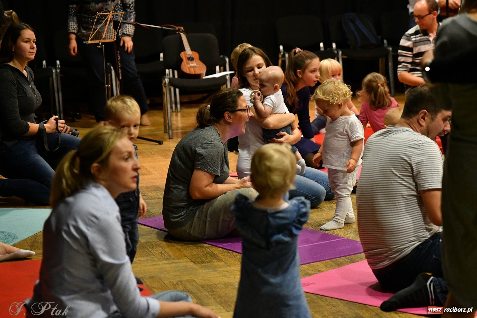 Zdjęcie w galerii na portalu naszraciborz.pl: Maluchy w krainie dźwięku. Popołudniowe spotkania z muzyką wróciły do RCK wiadomości z regionu