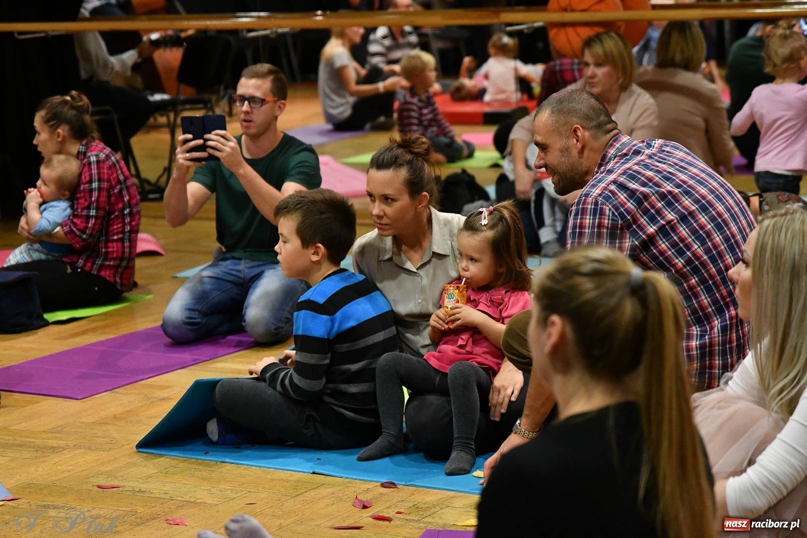 Zdjęcie w galerii na portalu naszraciborz.pl: Maluchy w krainie dźwięku. Popołudniowe spotkania z muzyką wróciły do RCK wiadomości z regionu