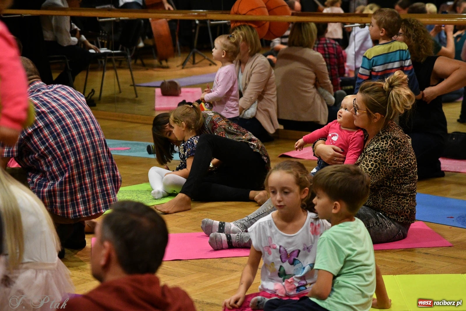 Zdjęcie w galerii na portalu naszraciborz.pl: Maluchy w krainie dźwięku. Popołudniowe spotkania z muzyką wróciły do RCK wiadomości z regionu