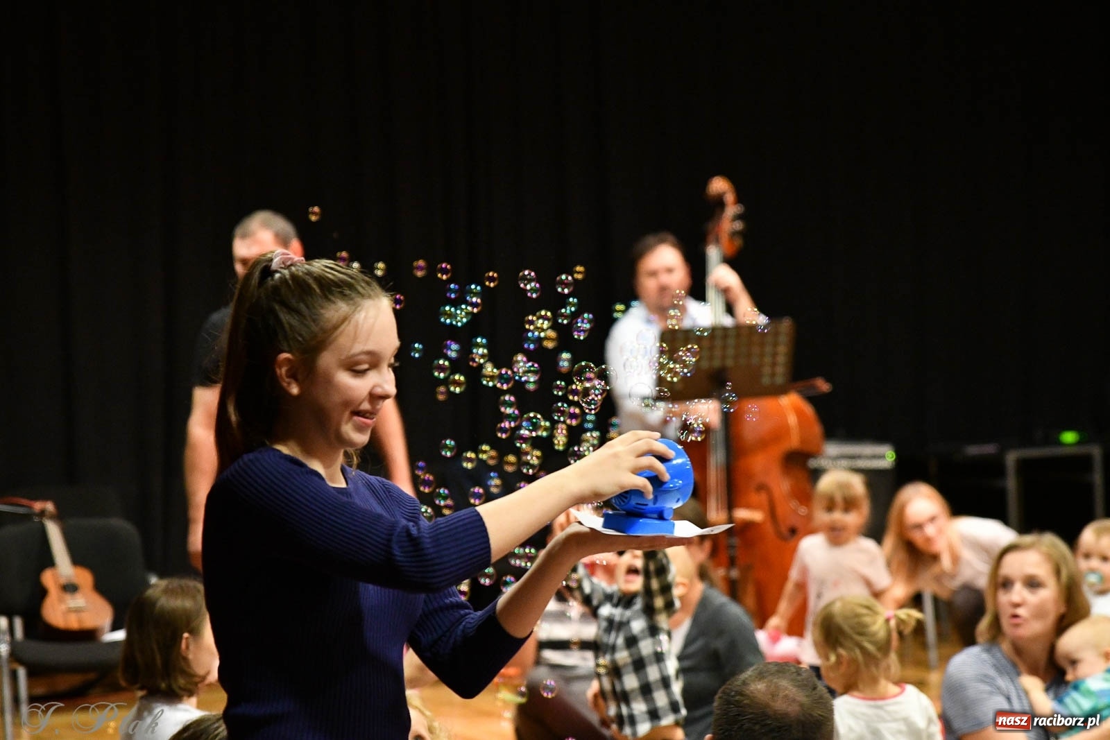 Zdjęcie w galerii na portalu naszraciborz.pl: Maluchy w krainie dźwięku. Popołudniowe spotkania z muzyką wróciły do RCK wiadomości z regionu