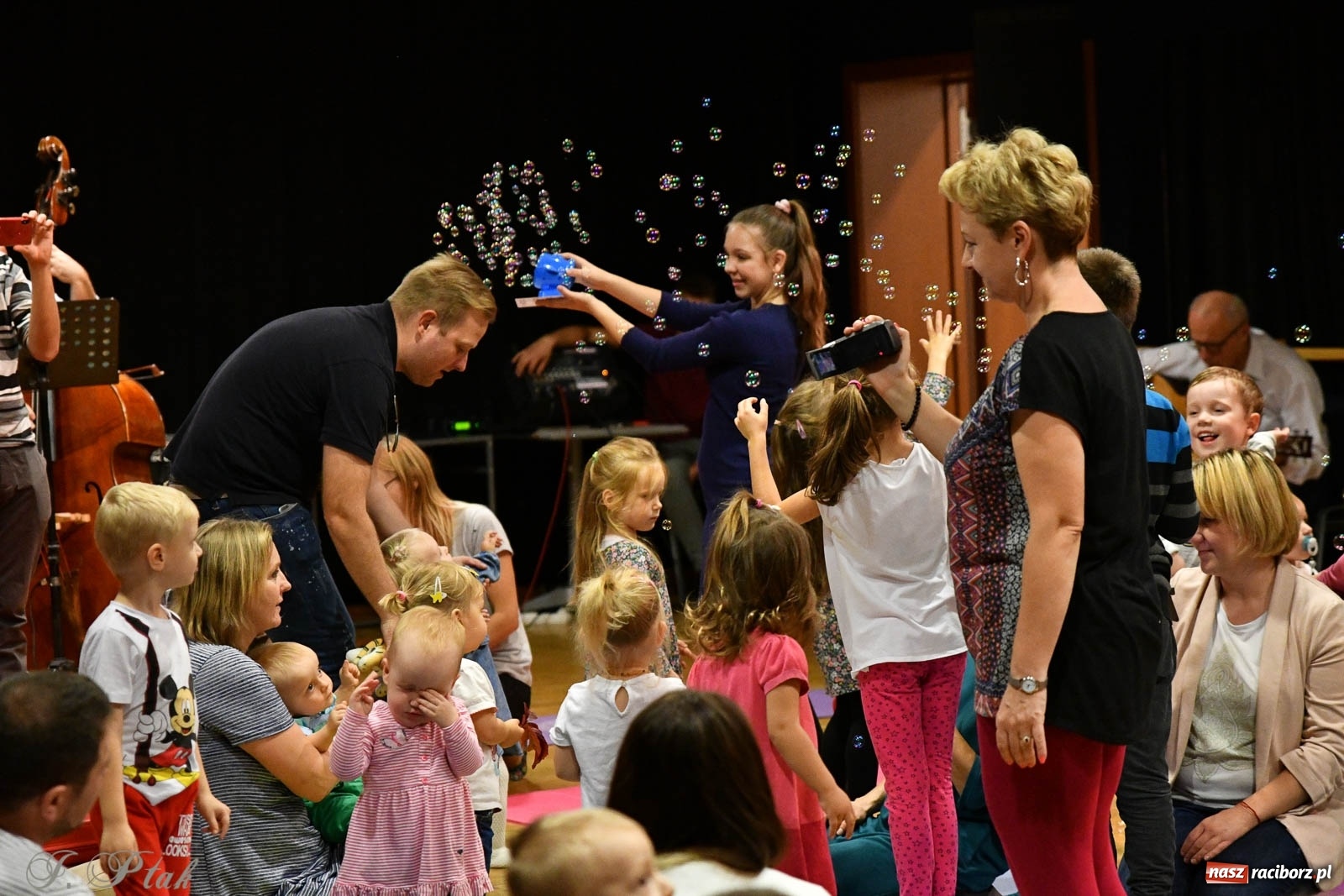 Zdjęcie w galerii na portalu naszraciborz.pl: Maluchy w krainie dźwięku. Popołudniowe spotkania z muzyką wróciły do RCK wiadomości z regionu