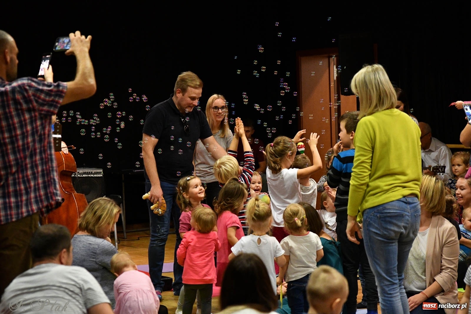 Zdjęcie w galerii na portalu naszraciborz.pl: Maluchy w krainie dźwięku. Popołudniowe spotkania z muzyką wróciły do RCK wiadomości z regionu