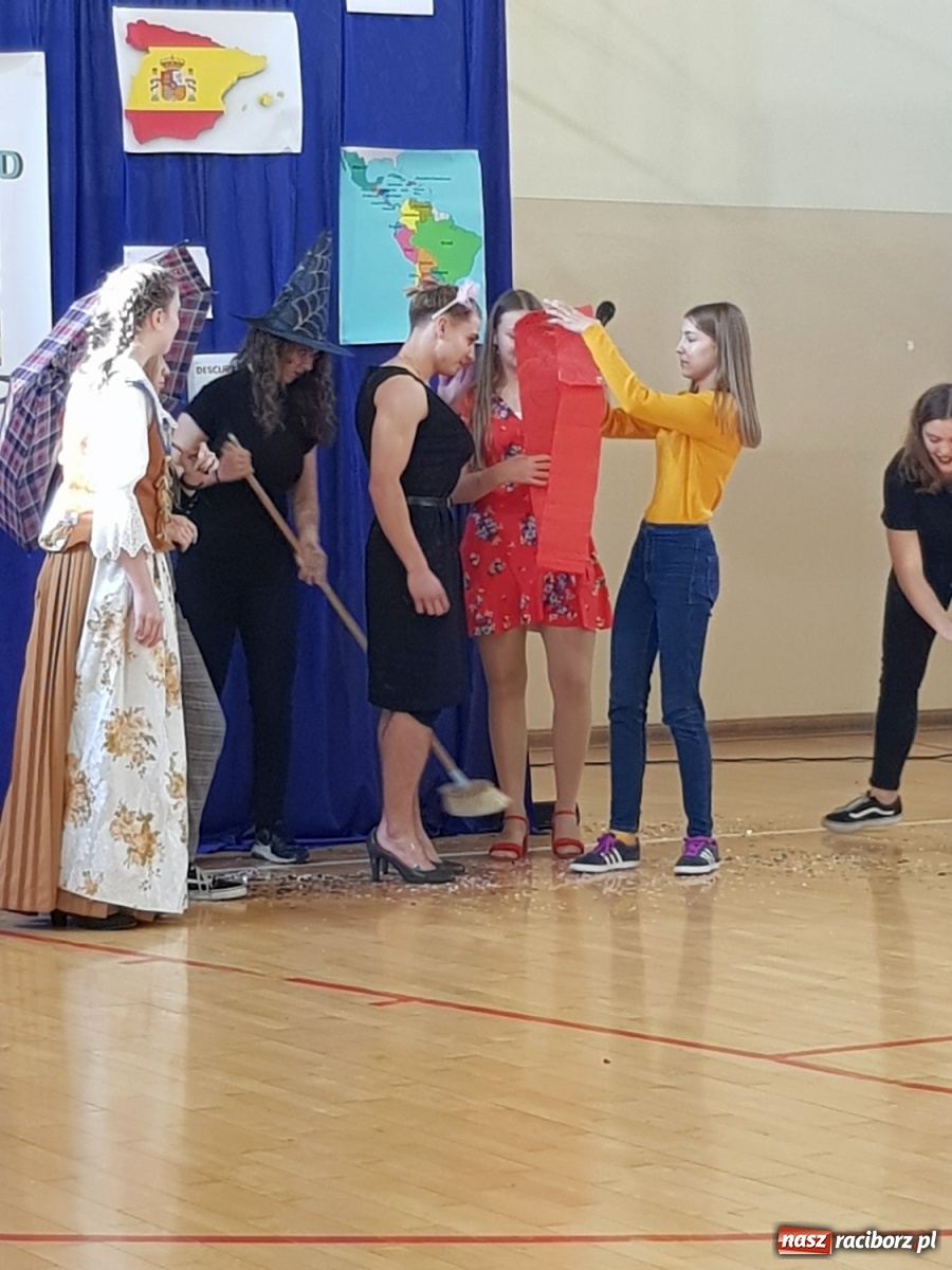Zdjęcie w galerii na portalu naszraciborz.pl: Dzień języka hiszpańskiego w II LO  wiadomości z regionu