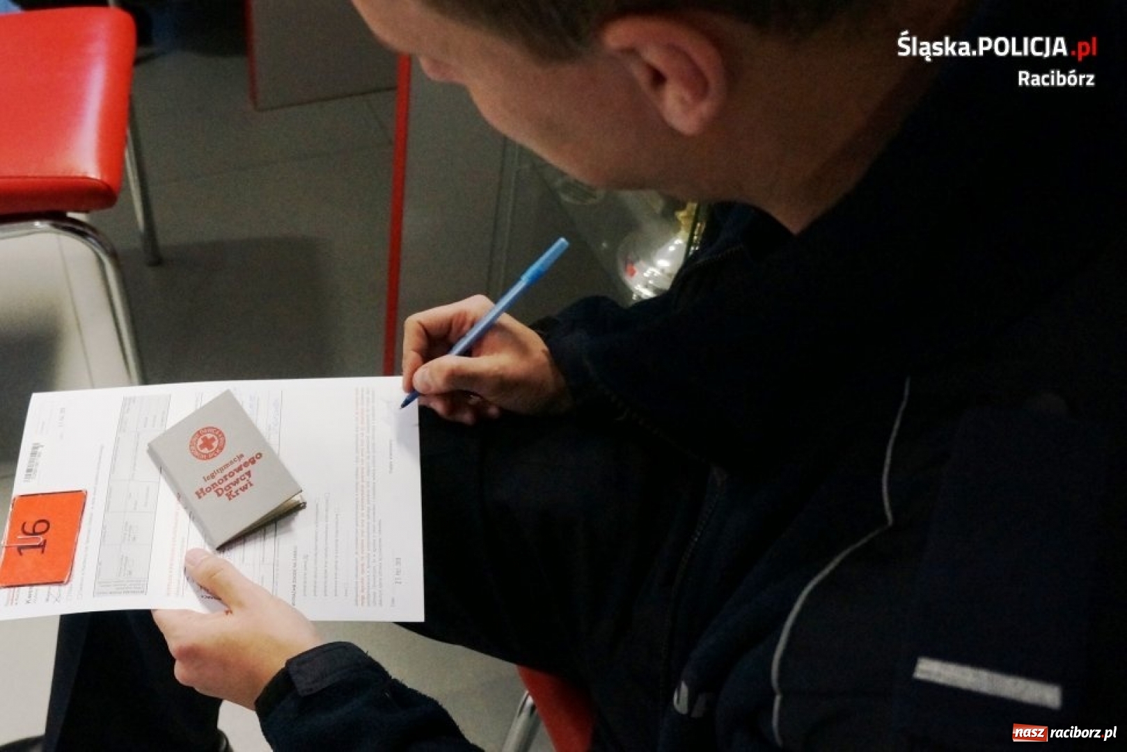 Zdjęcie w galerii na portalu naszraciborz.pl: Policjanci z Raciborza dzielili się własną krwią  wiadomości z regionu