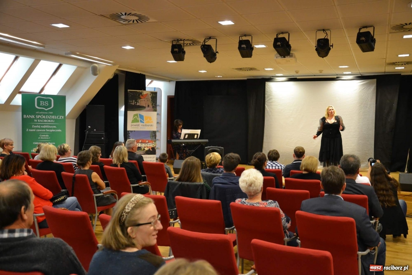 Zdjęcie w galerii na portalu naszraciborz.pl: Spektrum świętuje na zamku swoje piąte urodziny [FOTO i WIDEO] wiadomości z regionu