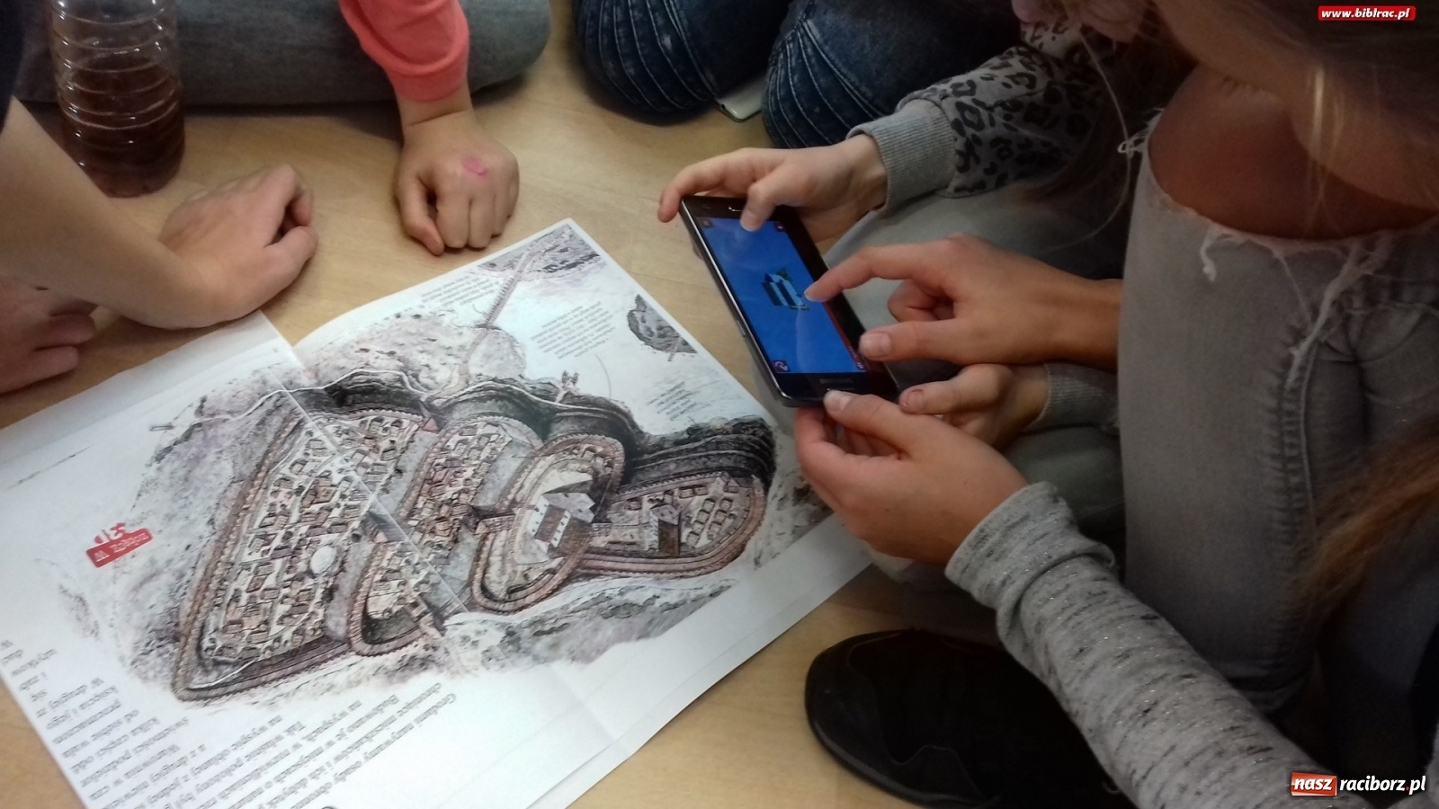 Zdjęcie w galerii na portalu naszraciborz.pl: Nowe technologie zawitały do biblioteki na Płoni wiadomości z regionu