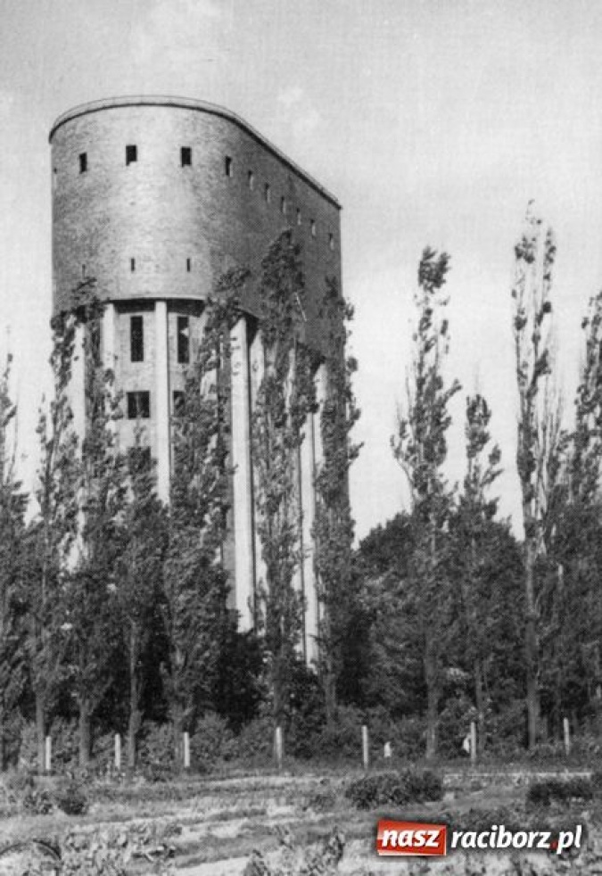 Zdjęcie w galerii na portalu naszraciborz.pl: Brunatna historia wieży ciśnień wiadomości z regionu