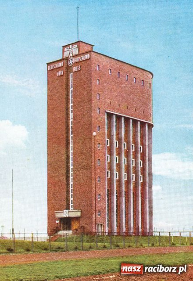 Zdjęcie w galerii na portalu naszraciborz.pl: Brunatna historia wieży ciśnień wiadomości z regionu