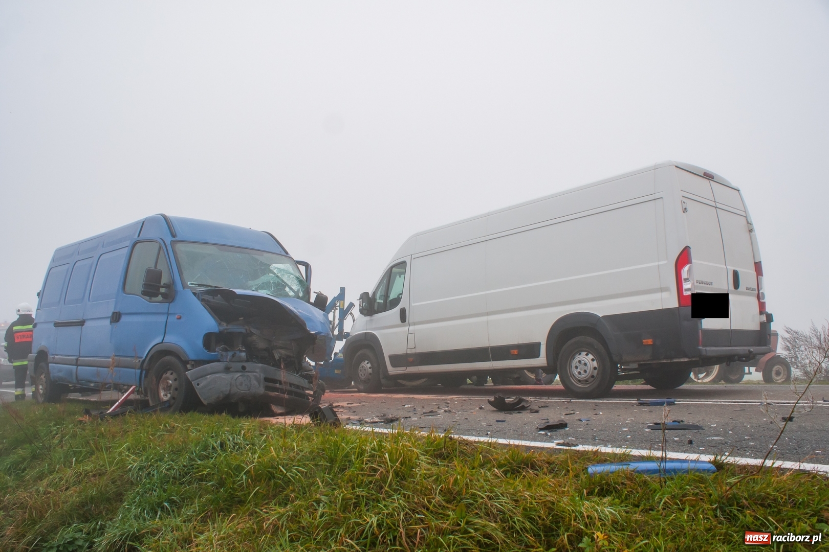 Zdjęcie w galerii na portalu naszraciborz.pl: Zderzenie trzech pojazdów na DW 416 [FOTO] wiadomości z regionu