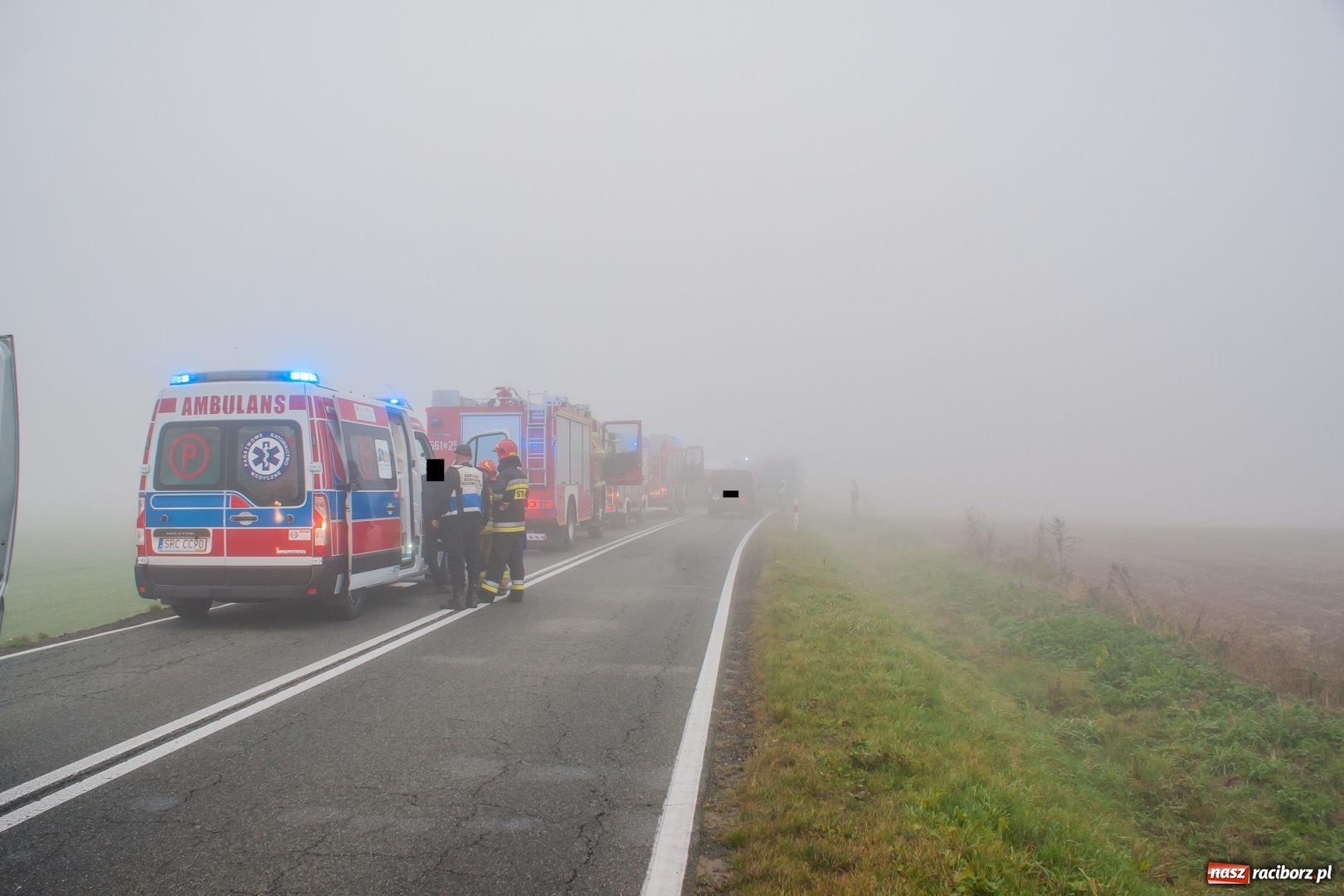 Zdjęcie w galerii na portalu naszraciborz.pl: Zderzenie trzech pojazdów na DW 416 [FOTO] wiadomości z regionu