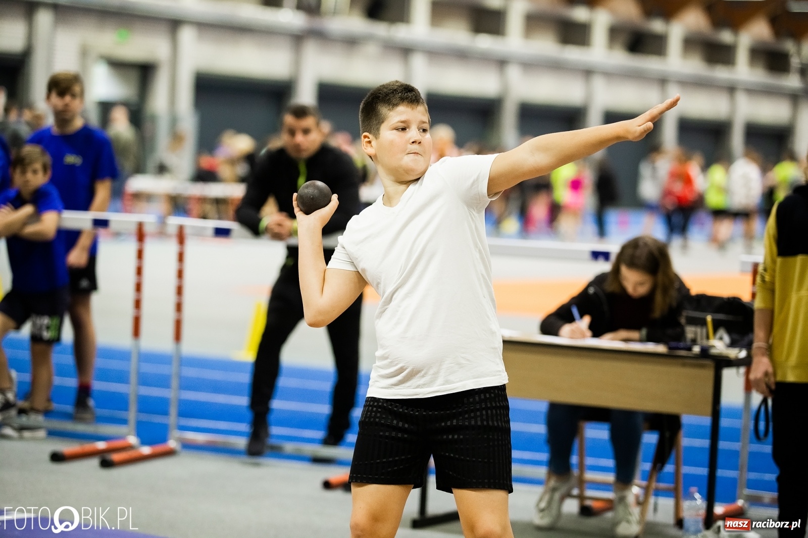 Zdjęcie w galerii na portalu naszraciborz.pl: Jesienne Halowe Mistrzostwa Raciborza w lekkiej atletyce wiadomości z regionu