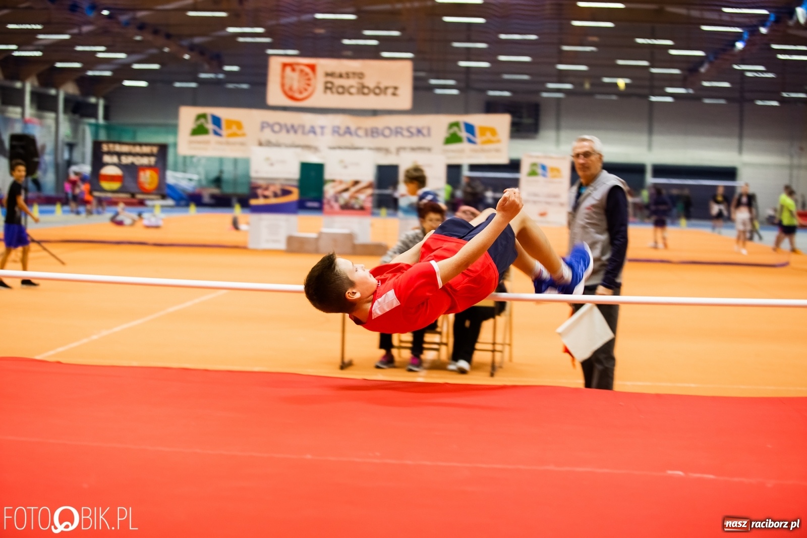 Zdjęcie w galerii na portalu naszraciborz.pl: Jesienne Halowe Mistrzostwa Raciborza w lekkiej atletyce wiadomości z regionu