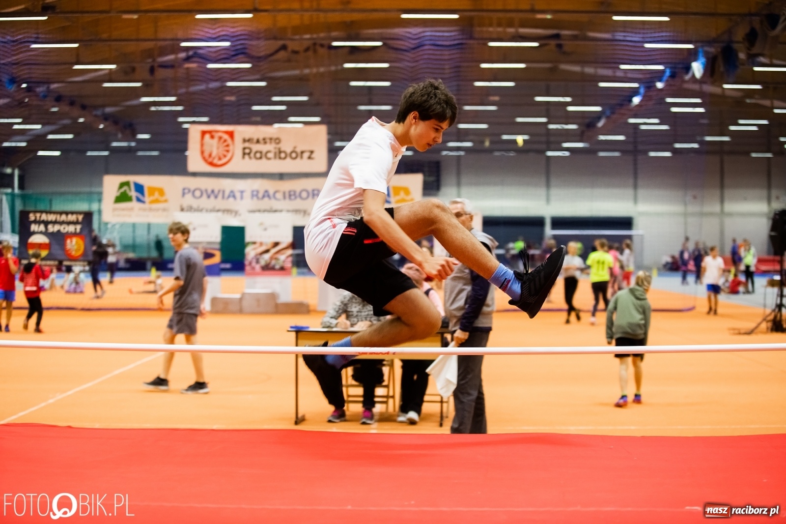 Zdjęcie w galerii na portalu naszraciborz.pl: Jesienne Halowe Mistrzostwa Raciborza w lekkiej atletyce wiadomości z regionu