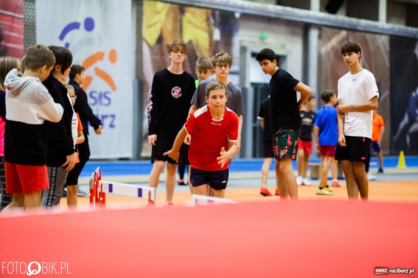 Zdjęcie w galerii na portalu naszraciborz.pl: Jesienne Halowe Mistrzostwa Raciborza w lekkiej atletyce wiadomości z regionu