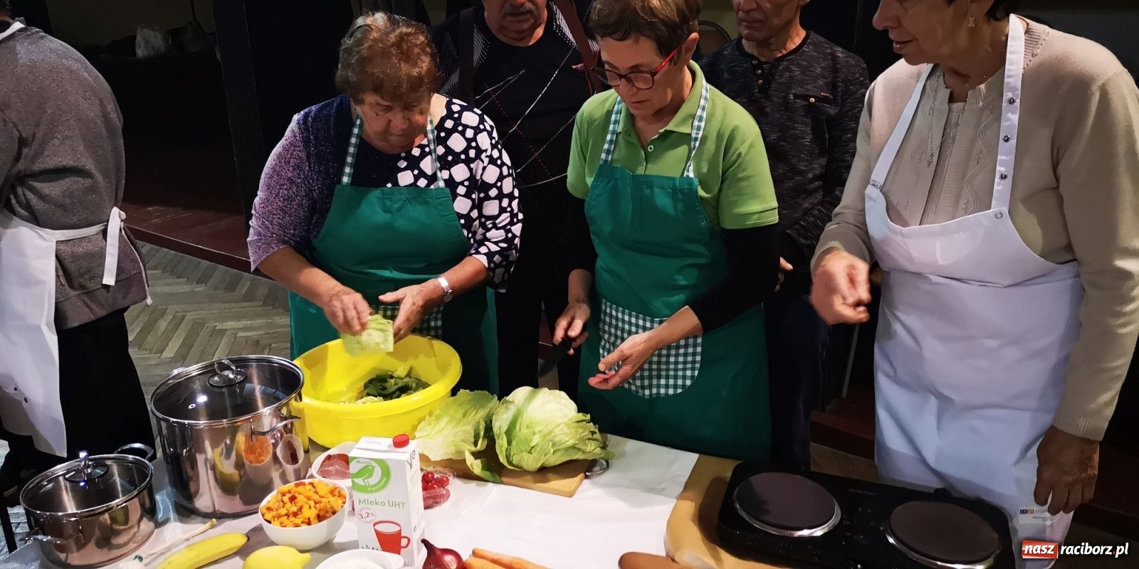 Zdjęcie w galerii na portalu naszraciborz.pl: Warsztaty kulinarne w ramach projektu Seniorze, rusz się! wiadomości z regionu