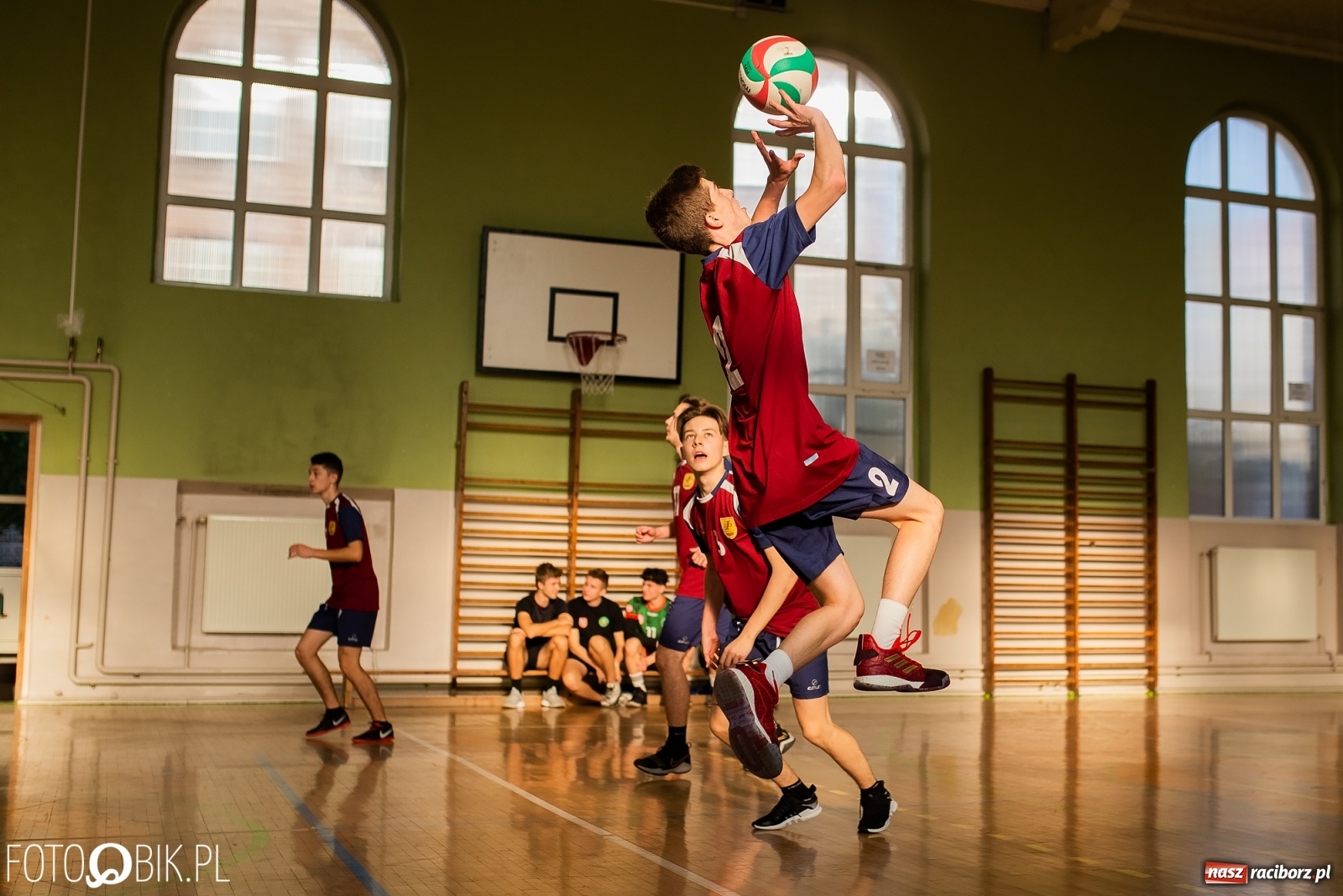 Zdjęcie w galerii na portalu naszraciborz.pl: Mistrzostwa Raciborza w dwójkach siatkarskich chłopców wiadomości z regionu