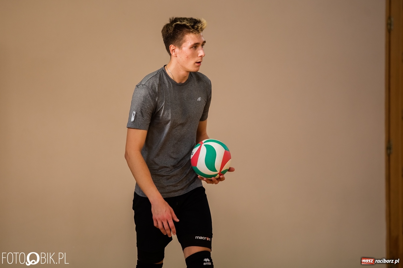 Zdjęcie w galerii na portalu naszraciborz.pl: Mistrzostwa Raciborza w dwójkach siatkarskich chłopców wiadomości z regionu