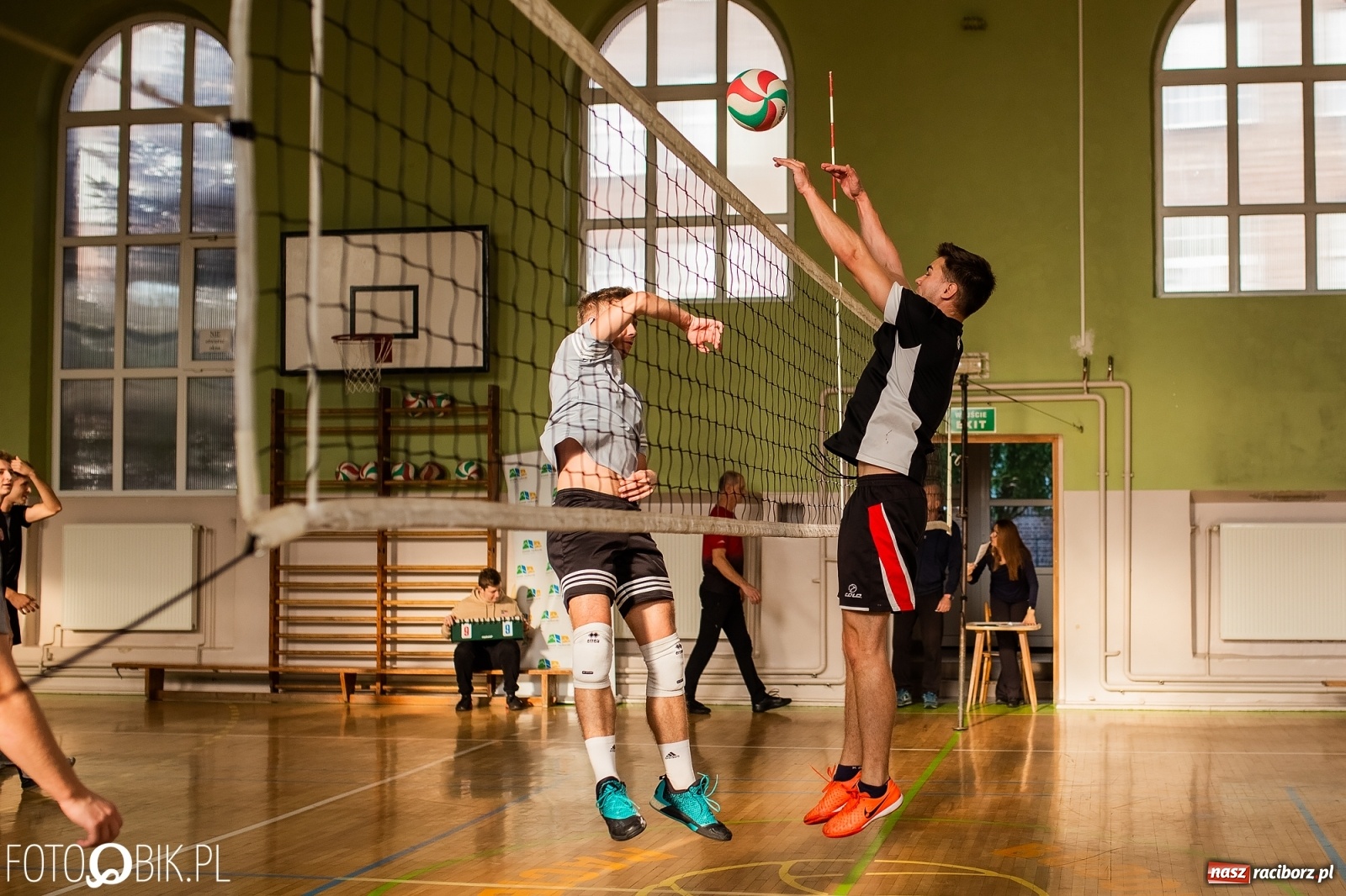 Zdjęcie w galerii na portalu naszraciborz.pl: Mistrzostwa Raciborza w dwójkach siatkarskich chłopców wiadomości z regionu