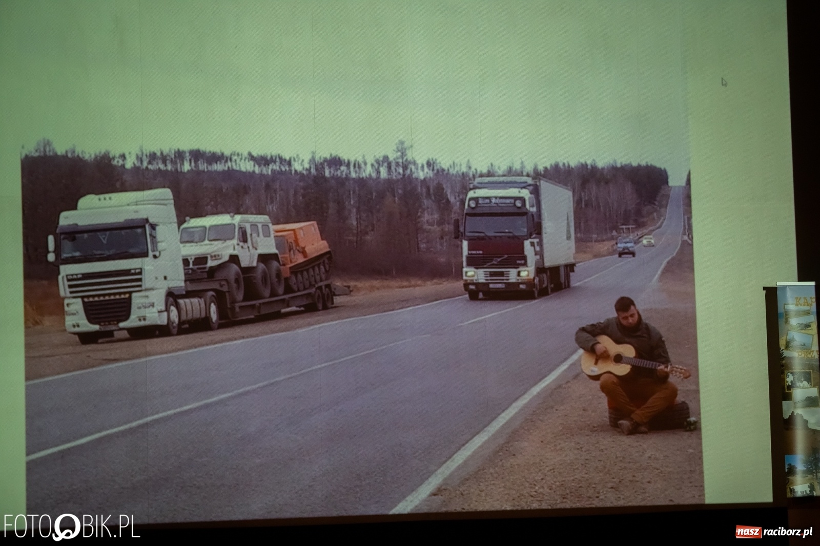 Zdjęcie w galerii na portalu naszraciborz.pl: Blok szkolny podczas festiwalu Wiatraki wiadomości z regionu