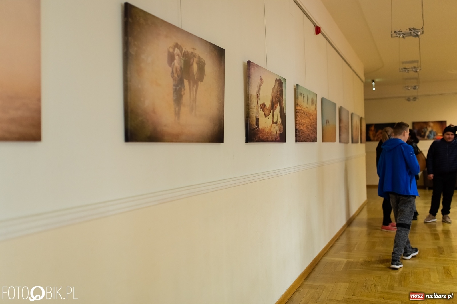 Zdjęcie w galerii na portalu naszraciborz.pl: Blok szkolny podczas festiwalu Wiatraki wiadomości z regionu