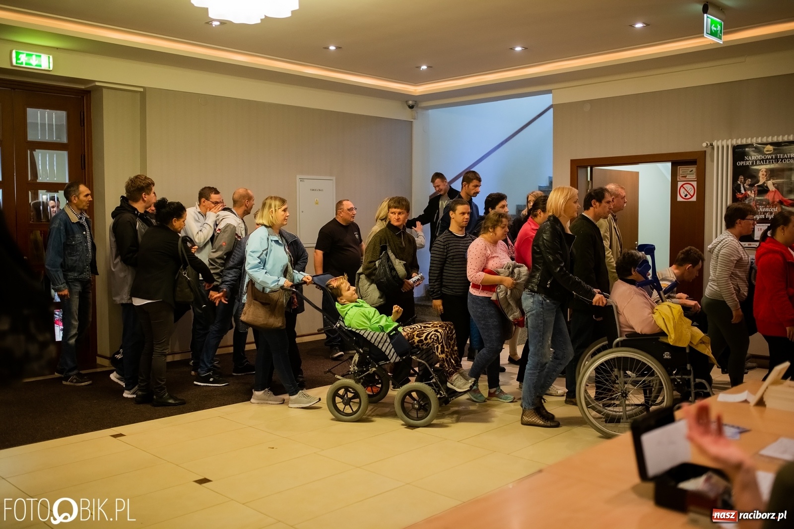 Zdjęcie w galerii na portalu naszraciborz.pl: Blok szkolny podczas festiwalu Wiatraki wiadomości z regionu