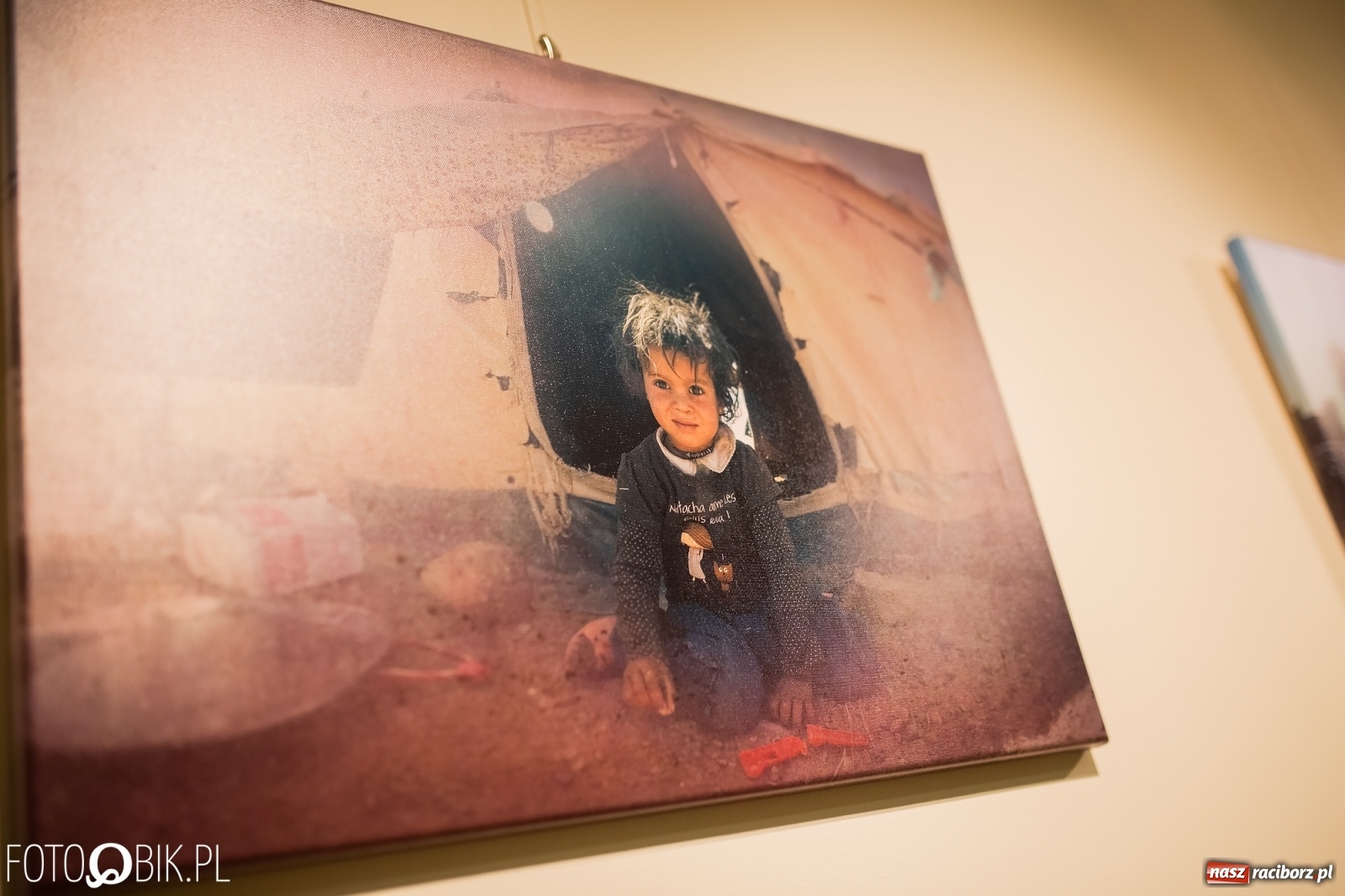 Zdjęcie w galerii na portalu naszraciborz.pl: Blok szkolny podczas festiwalu Wiatraki wiadomości z regionu