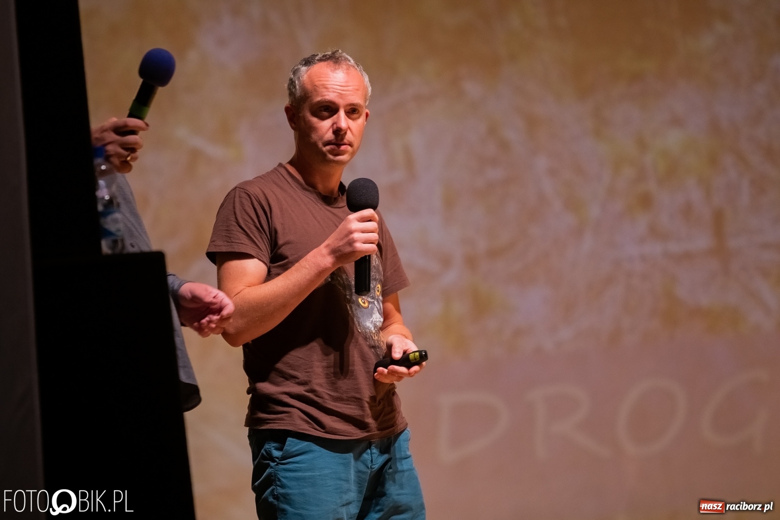 Zdjęcie w galerii na portalu naszraciborz.pl: Blok szkolny podczas festiwalu Wiatraki wiadomości z regionu