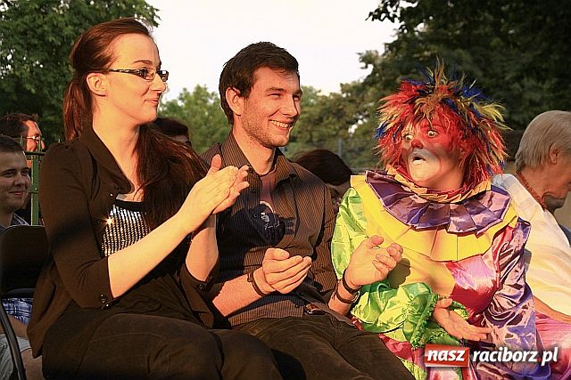 Zdjęcie w galerii na portalu naszraciborz.pl: Czyś ty chłopie z budki spadł...  wiadomości z regionu