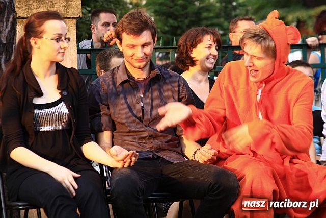 Zdjęcie w galerii na portalu naszraciborz.pl: Czyś ty chłopie z budki spadł...  wiadomości z regionu