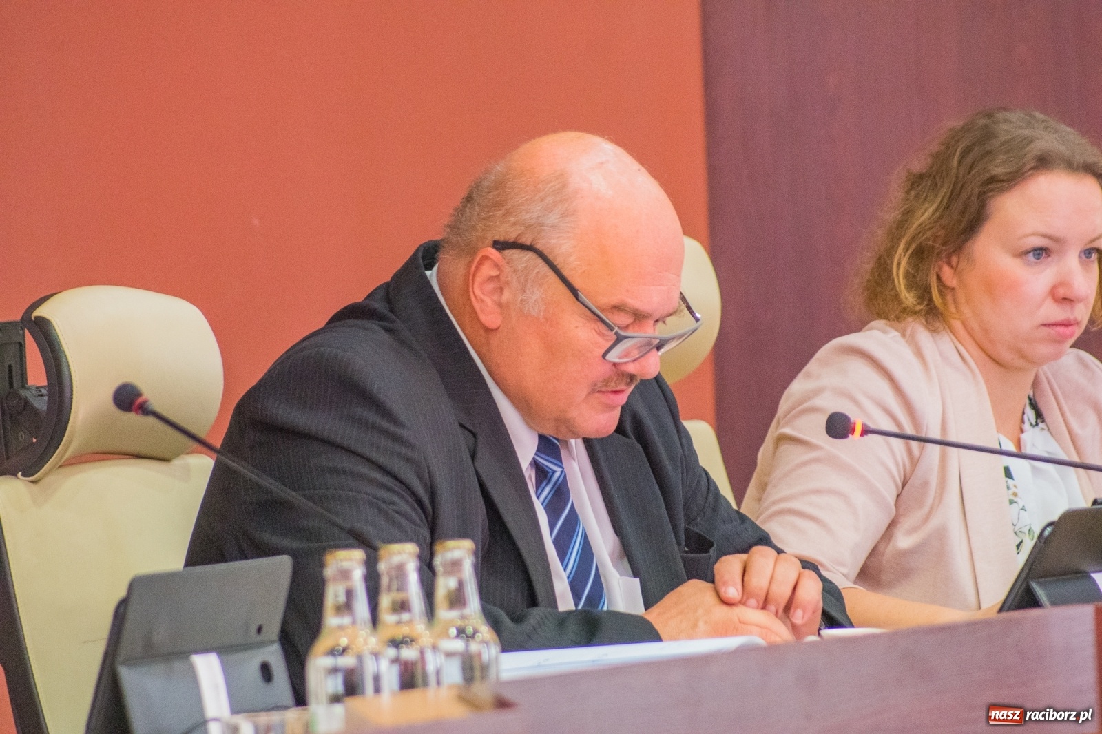 Zdjęcie w galerii na portalu naszraciborz.pl: Maszt na rondzie i tor na łyżworolki przy bulwarach  wiadomości z regionu