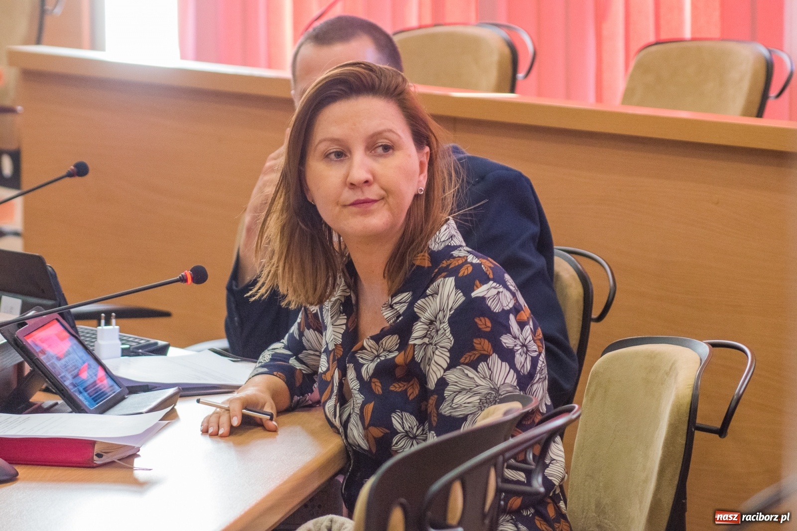 Zdjęcie w galerii na portalu naszraciborz.pl: Maszt na rondzie i tor na łyżworolki przy bulwarach  wiadomości z regionu