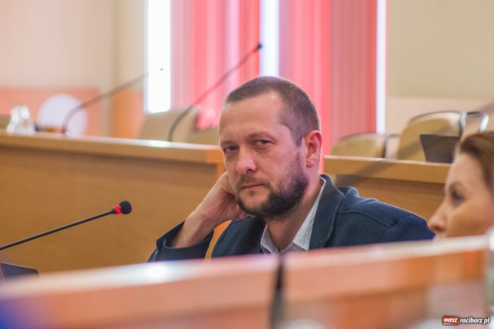 Zdjęcie w galerii na portalu naszraciborz.pl: Maszt na rondzie i tor na łyżworolki przy bulwarach  wiadomości z regionu