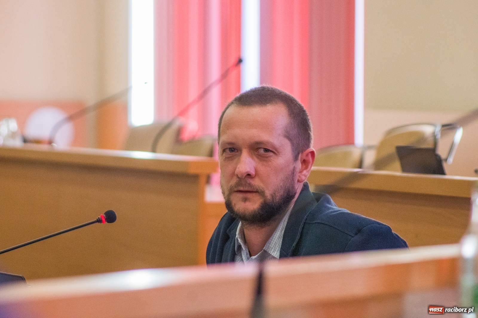 Zdjęcie w galerii na portalu naszraciborz.pl: Maszt na rondzie i tor na łyżworolki przy bulwarach  wiadomości z regionu