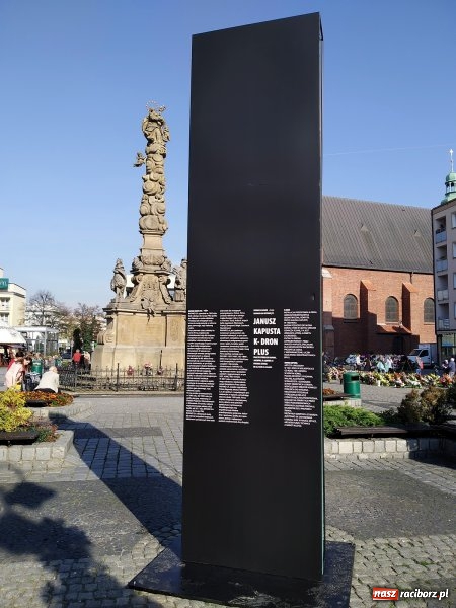 Zdjęcie w galerii na portalu naszraciborz.pl: K-dron. Tajemniczy obiekt na raciborskim rynku  wiadomości z regionu