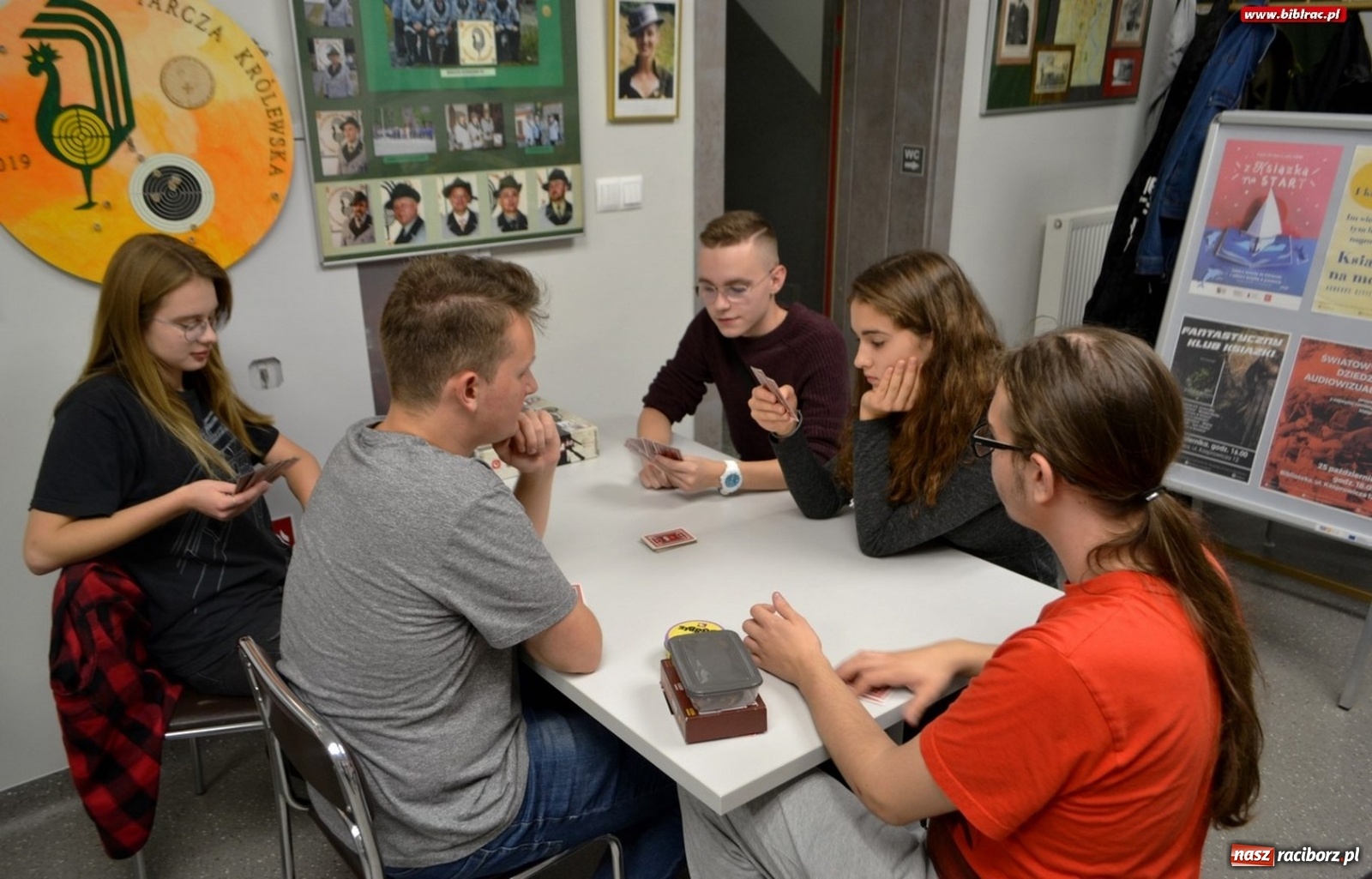 Zdjęcie w galerii na portalu naszraciborz.pl: Pograjmy razem. Klub gier planszowych w raciborskiej książnicy wiadomości z regionu