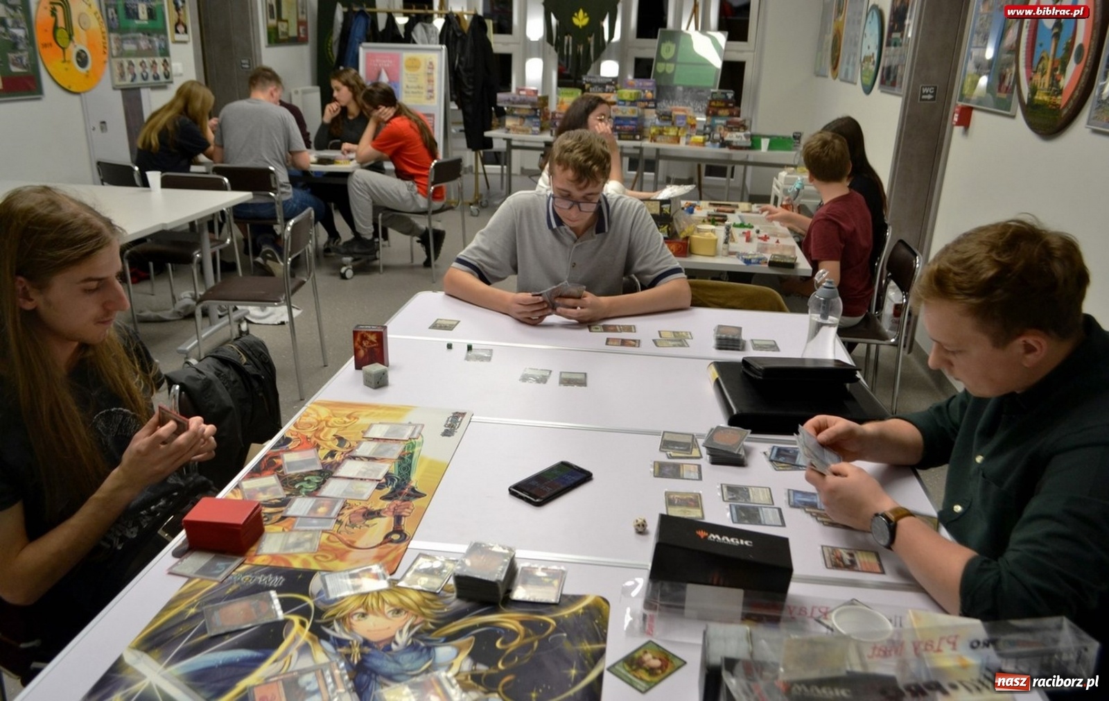 Zdjęcie w galerii na portalu naszraciborz.pl: Pograjmy razem. Klub gier planszowych w raciborskiej książnicy wiadomości z regionu