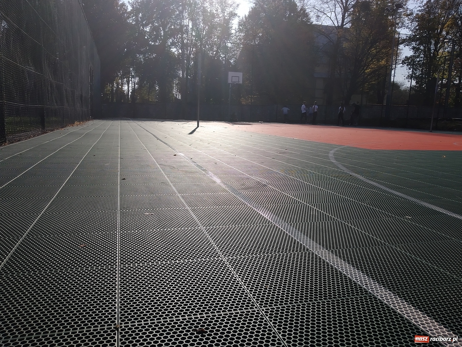 Zdjęcie w galerii na portalu naszraciborz.pl: Boiska przy SP4 i SP18 znów czynne wiadomości z regionu