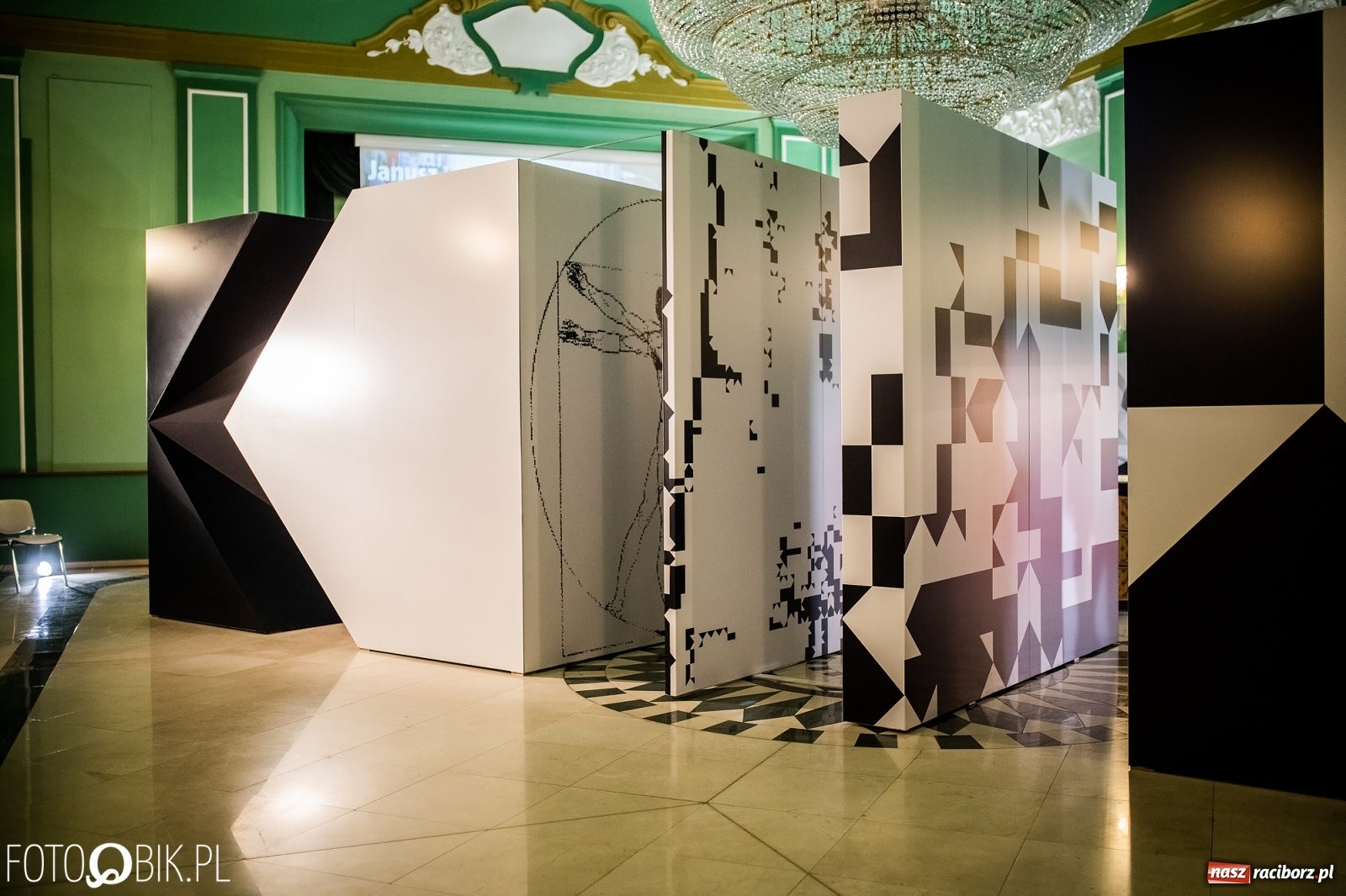 Zdjęcie w galerii na portalu naszraciborz.pl: K-DRON. Prace Janusza Kapusty można oglądać w pałacyku Rafako  wiadomości z regionu