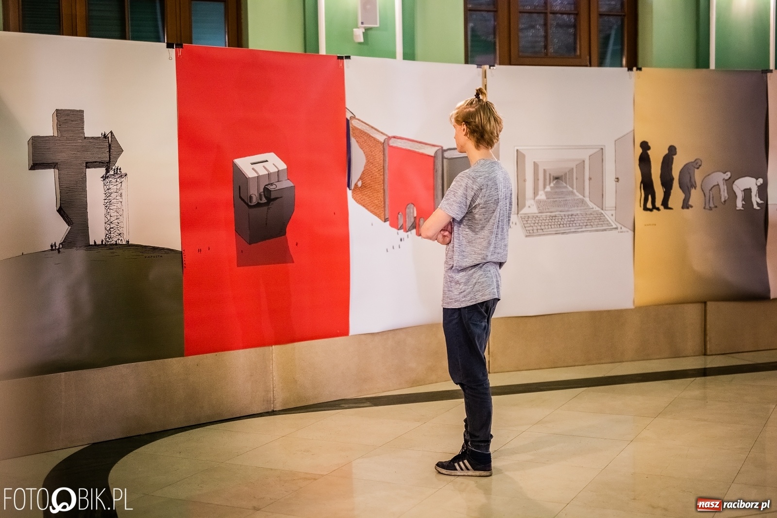 Zdjęcie w galerii na portalu naszraciborz.pl: K-DRON. Prace Janusza Kapusty można oglądać w pałacyku Rafako  wiadomości z regionu