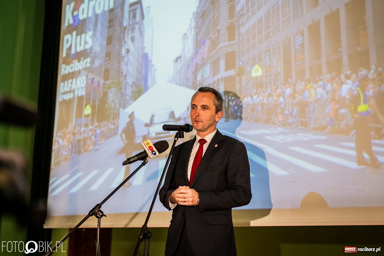 Zdjęcie w galerii na portalu naszraciborz.pl: K-DRON. Prace Janusza Kapusty można oglądać w pałacyku Rafako  wiadomości z regionu