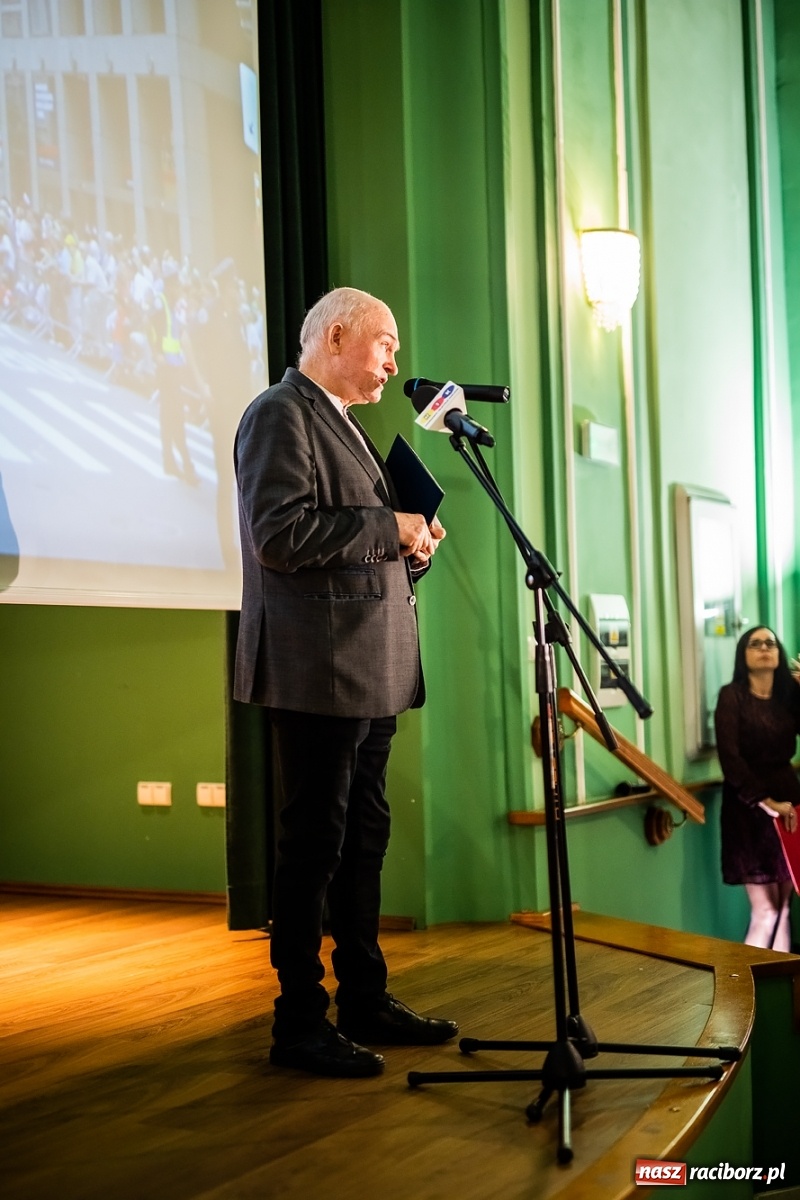 Zdjęcie w galerii na portalu naszraciborz.pl: K-DRON. Prace Janusza Kapusty można oglądać w pałacyku Rafako  wiadomości z regionu