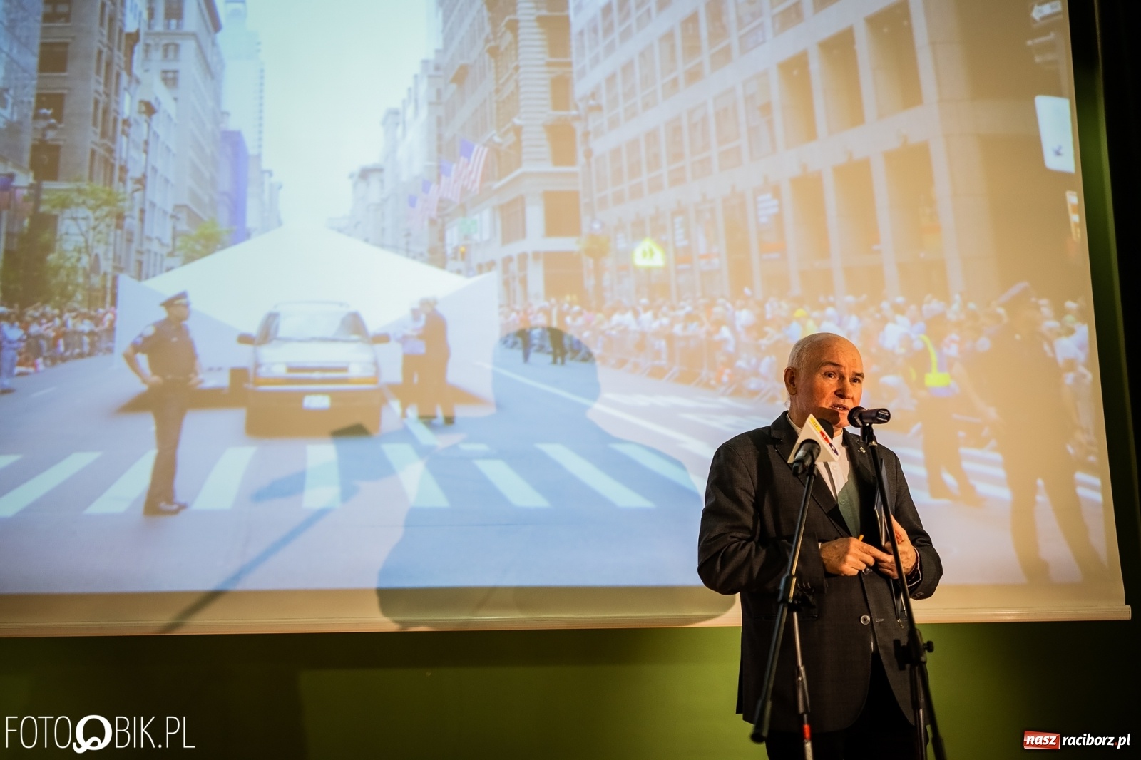 Zdjęcie w galerii na portalu naszraciborz.pl: K-DRON. Prace Janusza Kapusty można oglądać w pałacyku Rafako  wiadomości z regionu